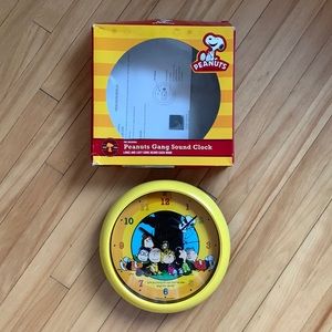 Peanuts Clock